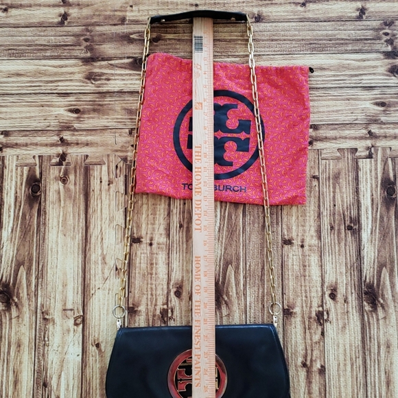 Tory Burch Clutch black small bag wit logo gold Chain strap & dust bag - Picture 11 of 15